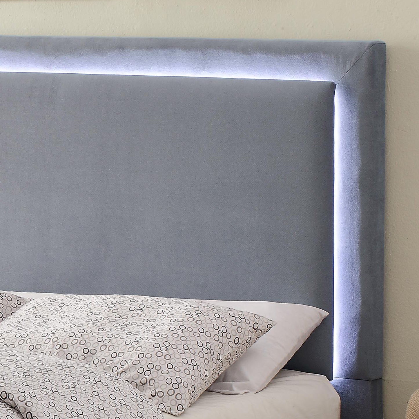 Lumina 60" Queen Platform Bed w/Light in Grey